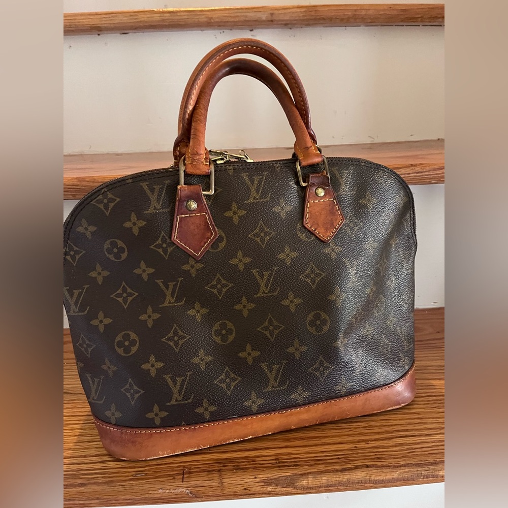 Louis Vuitton Alma PM Handbag Monogram